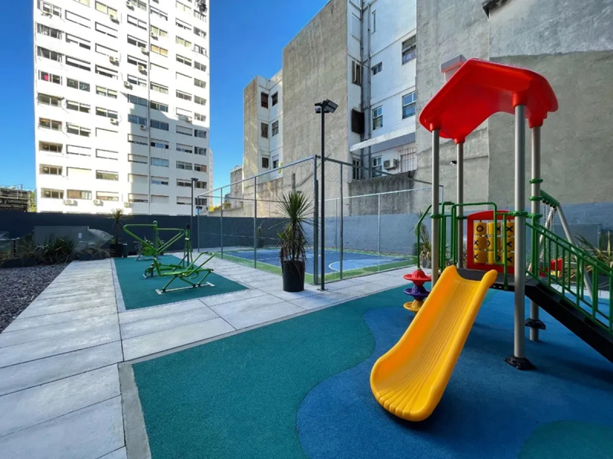 Apartamento ID.4699 - Alquiler Apartamento 2 Dormitorios Centro con Balcón