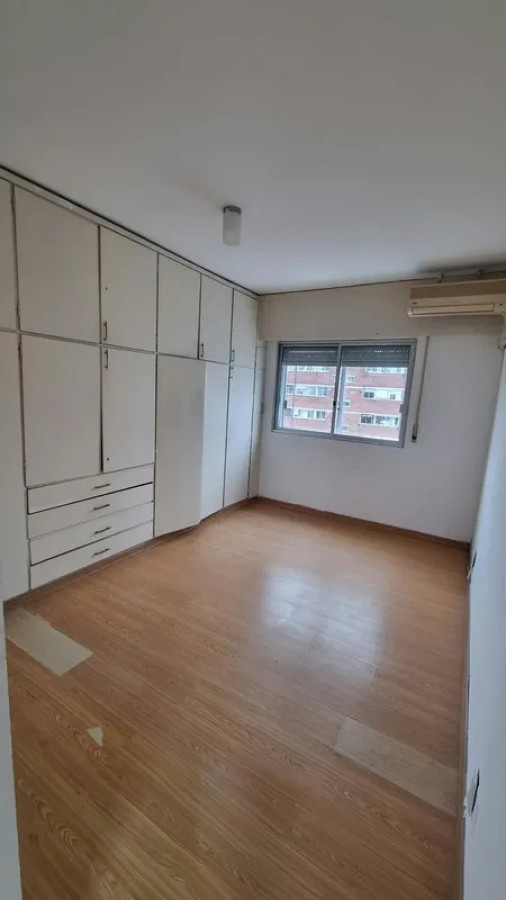 Apartamento ID.6829 - Alquiler Apartamento 2 Dormitorios Punta Carretas con cochera