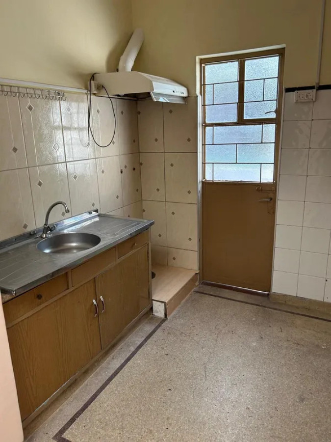 Apartamento ID.5833 - Alquiler Apartamento 2 Dormitorios La Comercial con balcon