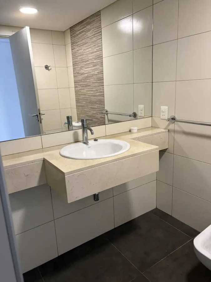 Apartamento ID.6499 - Alquiler Apartamento 1 Dormitorio Pocitos con balcon 