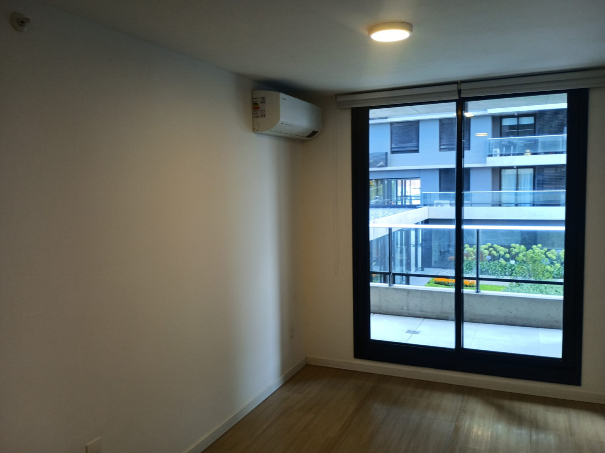 Apartamento ID.6025 - Alquiler Apartamento 1 Dormitorio Malvin con balcon y garaje