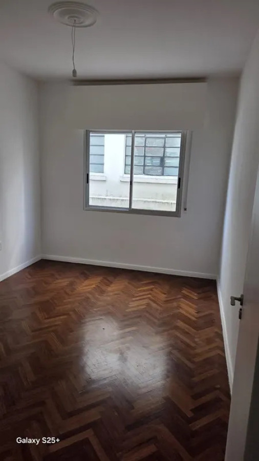 Apartamento ID.6827 - Alquiler Apartamento 1 Dormitorio La Comercial con patio 