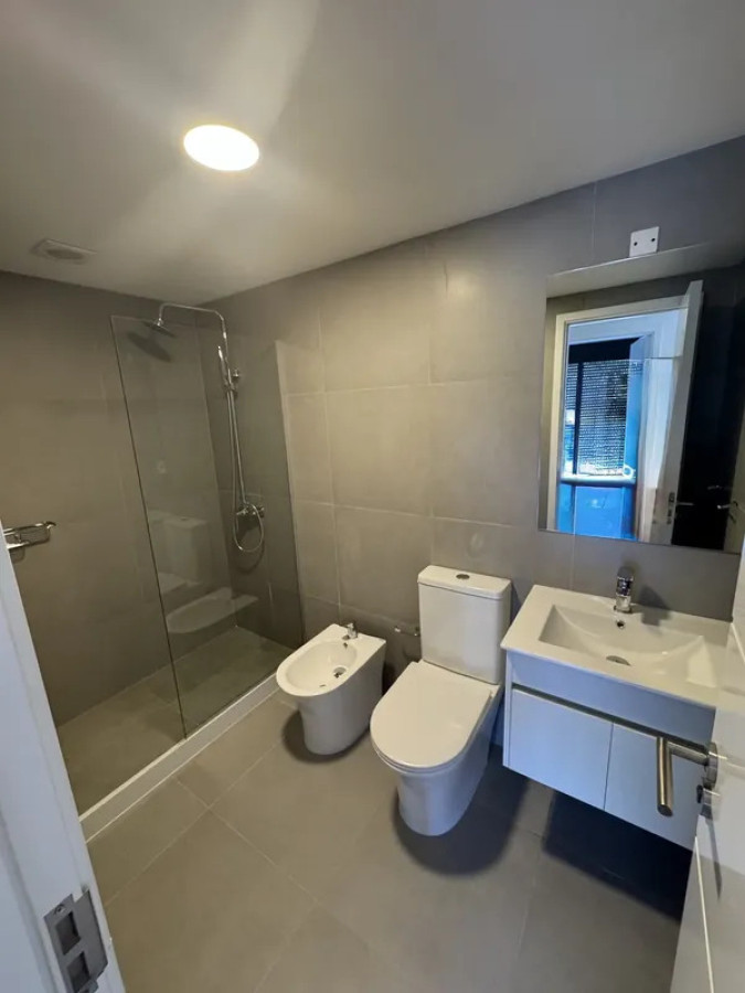 Apartamento ID.6240 - Alquiler Apartamento 1 Dormitorio Pocitos con balcon