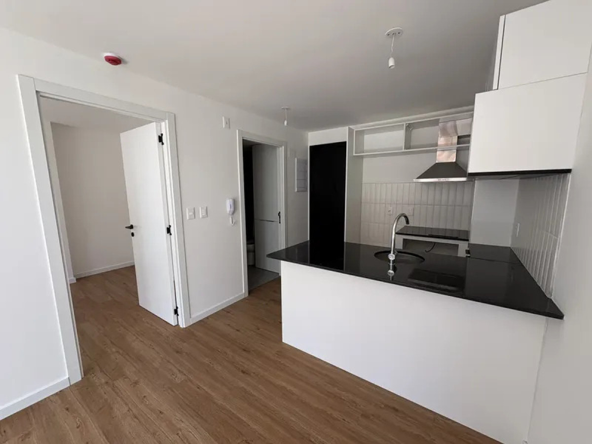 Apartamento ID.6061 - Alquiler Apartamento 1 Dormitorio Centro con balcon y garaje