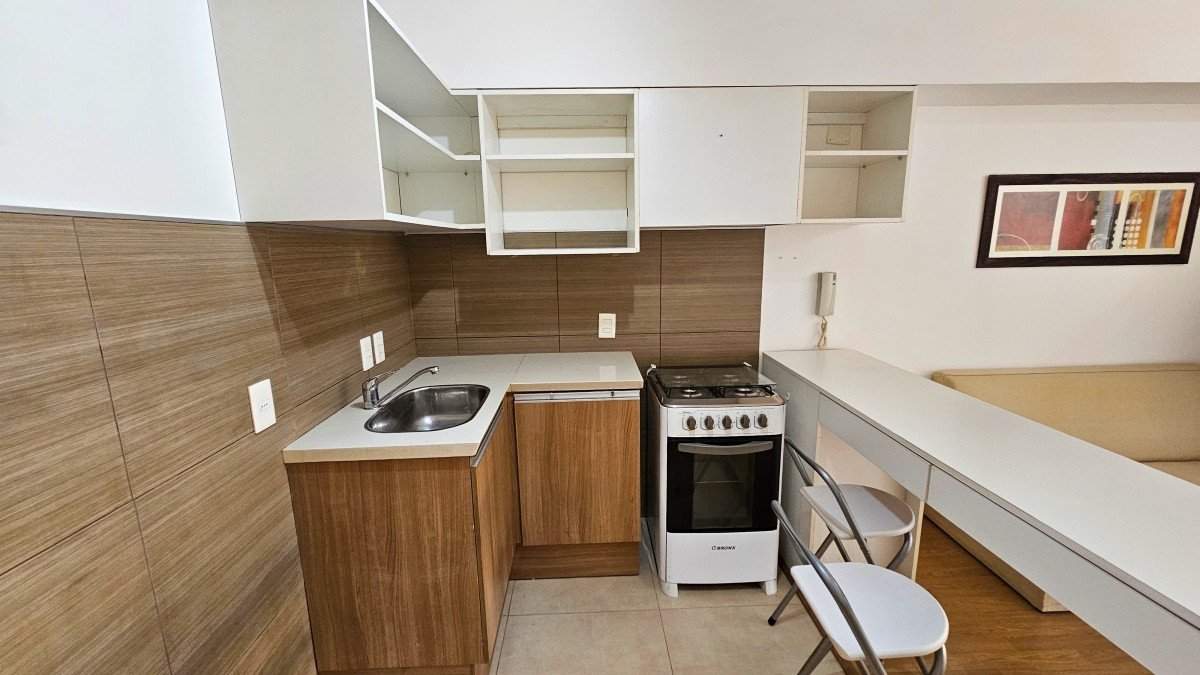 Apartamento ID.3109 - Alquiler Apartamento Monoambiente Semiamueblado Pocitos Balcón