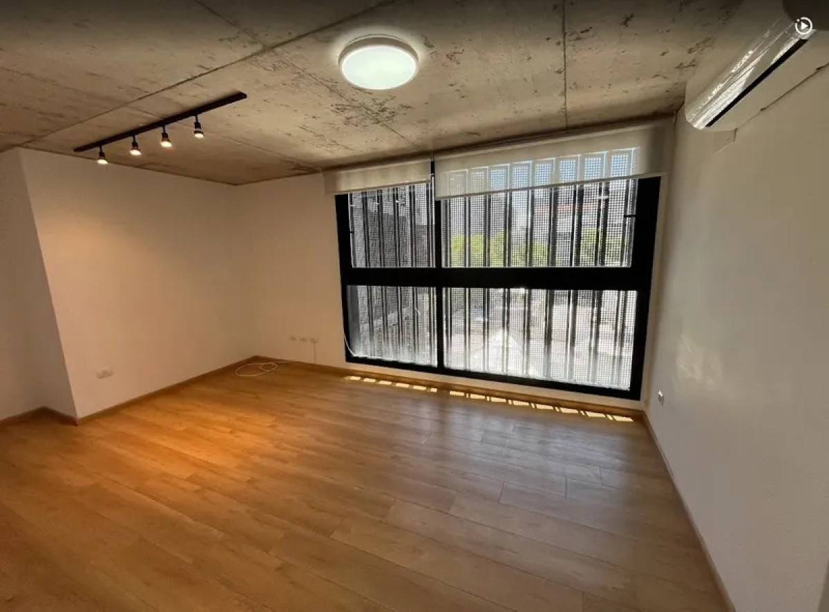 Apartamento ID.6221 - Alquiler Apartamento 2 Dormitorios Centro con balcon y garaje