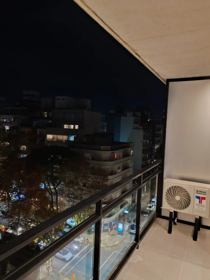 Apartamento ID.4823 - Alquiler Apartamento Monoambiente Pocitos con  balcón 