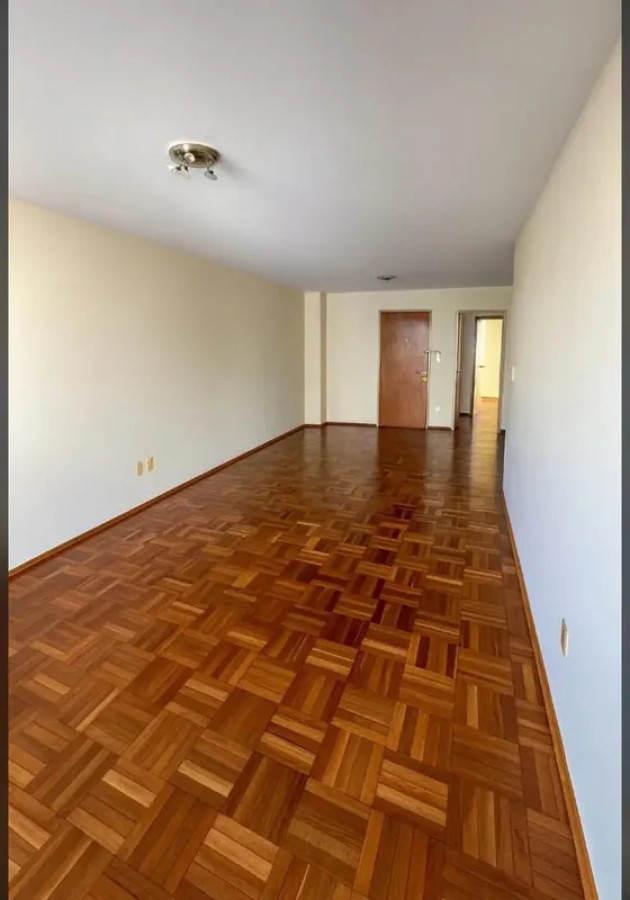 Apartamento ID.6018 - Venta Apartamento 3 Dormitorios Pocitos con balcon y cochera