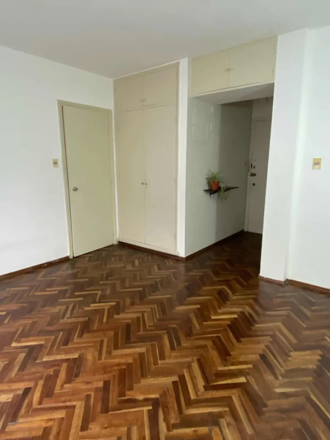 Apartamento ID.4663 - Alquiler Apartamento 1 Dormitorio Centro con Patio