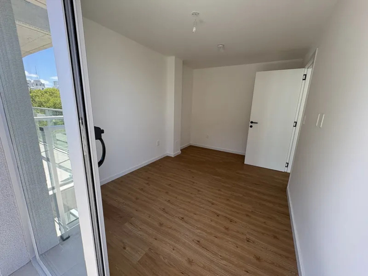 Apartamento ID.6061 - Alquiler Apartamento 1 Dormitorio Centro con balcon y garaje