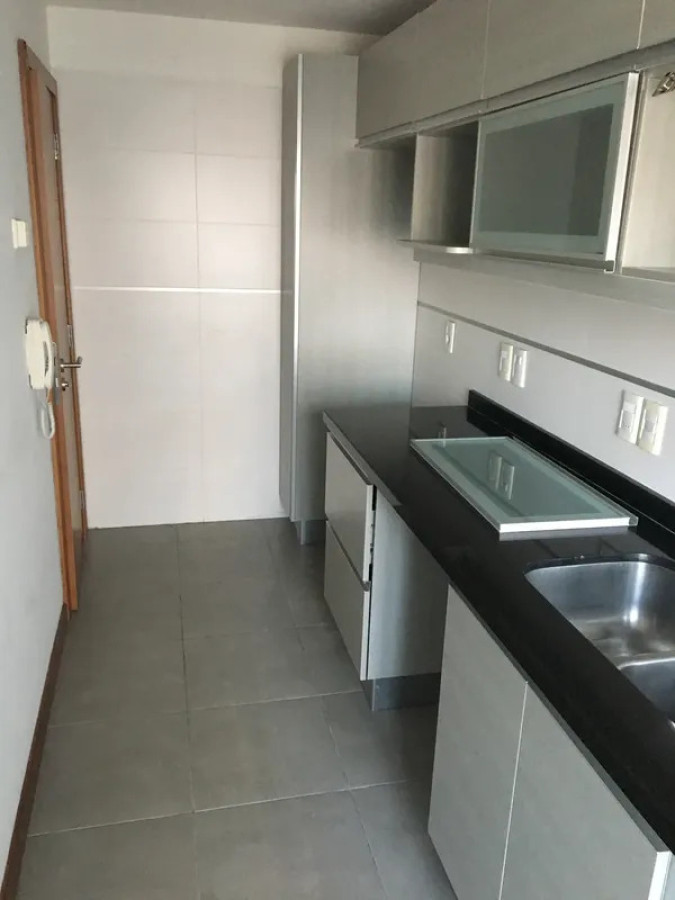 Apartamento ID.6172 - Alquiler Apartamento 1 Dormitorio Malvin con balcon y garaje