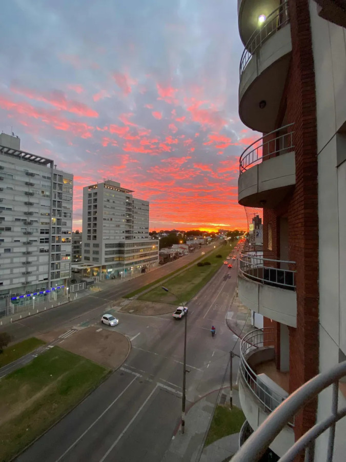 Apartamento ID.5124 - Alquiler Apartamento 2 Dormitorios Malvin con balcon 