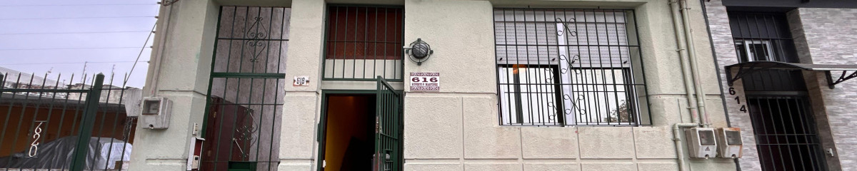 Venta Apartamento tipo Casa La Teja con Patio y Parrillero