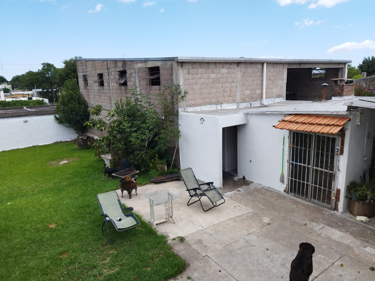 Casa ID.3174 - Venta Casa 5 Dormitorios Sayago con Barbacoa y Galpón