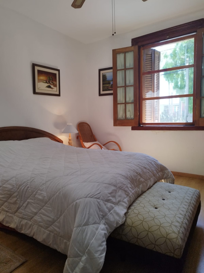 Casa ID.3174 - Venta Casa 5 Dormitorios Sayago con Barbacoa y Galpón