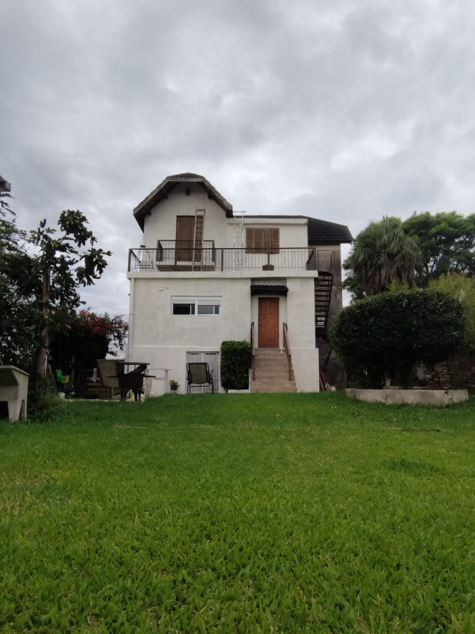 Casa ID.3174 - Venta Casa 5 Dormitorios Sayago con Barbacoa y Galpón
