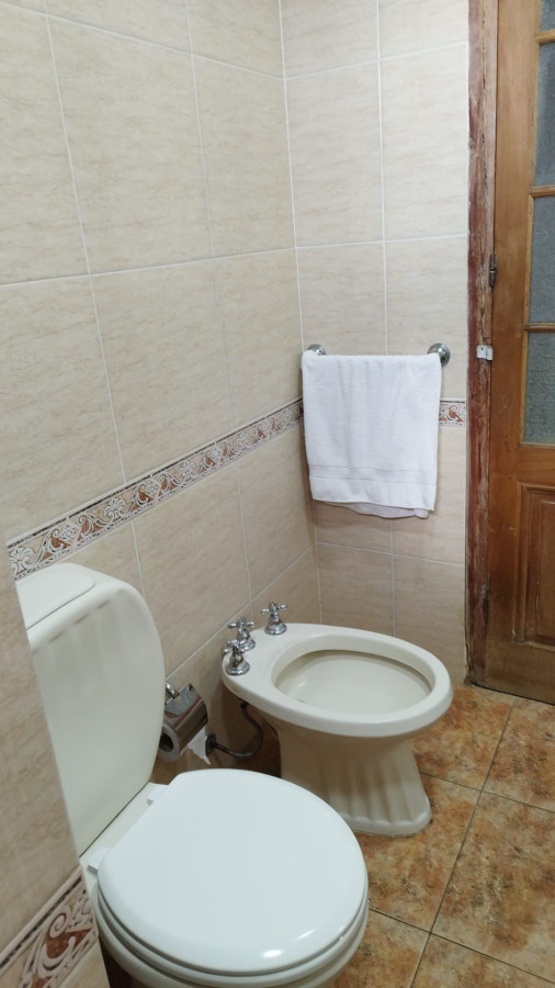 Casa ID.3174 - Venta Casa 5 Dormitorios Sayago con Barbacoa y Galpón