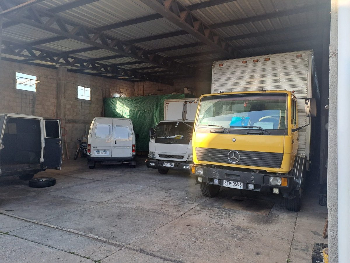 Casa ID.3174 - Venta Casa 5 Dormitorios Sayago con Barbacoa y Galpón