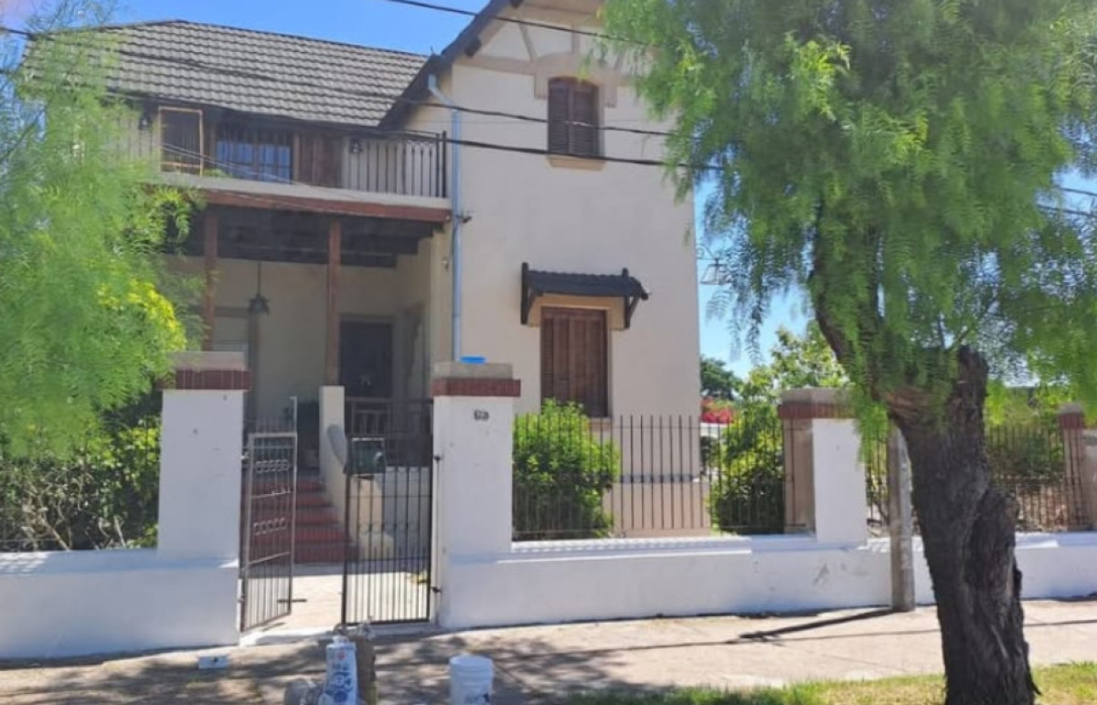 Casa ID.3174 - Venta Casa 5 Dormitorios Sayago con Barbacoa y Galpón