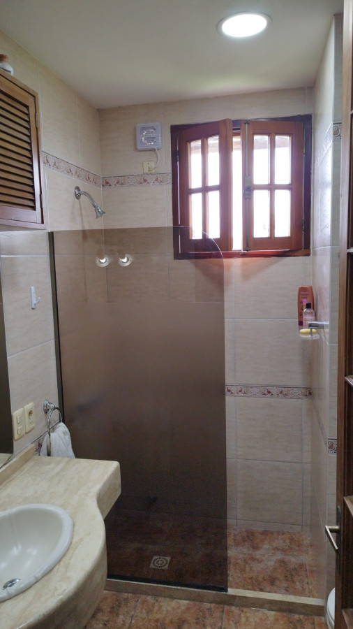 Casa ID.3174 - Venta Casa 5 Dormitorios Sayago con Barbacoa y Galpón