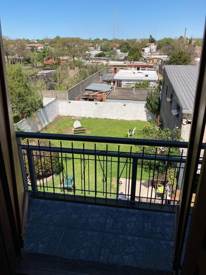 Casa ID.3174 - Venta Casa 5 Dormitorios Sayago con Barbacoa y Galpón