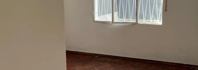 Venta Casa 2 Dormitorios Villa Española con jardin y cochera