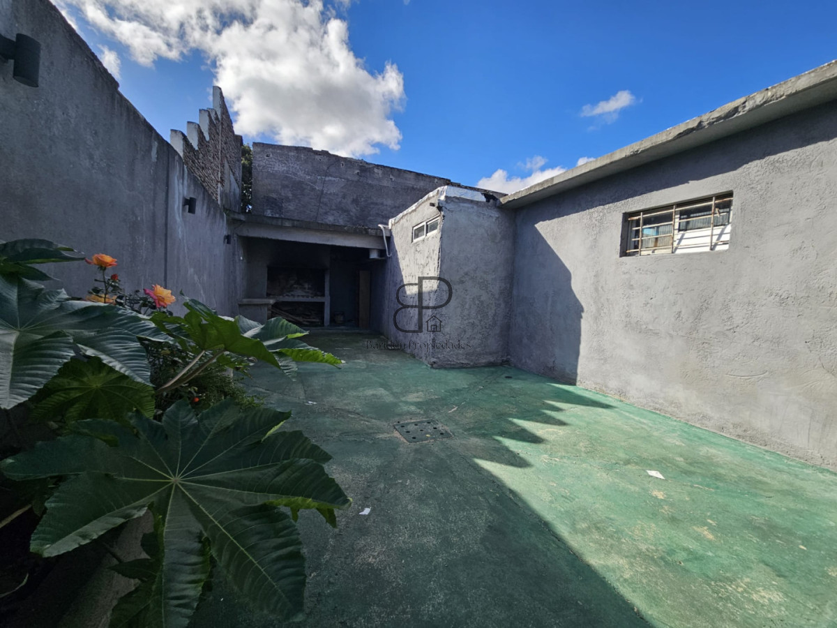 Casa ID.5931 - Venta Casa 2 Dormitorios Barbacoa Perez Castellano
