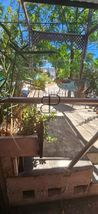 Casa ID.6049 - Venta Casa 2 Dormitorios Aires Puros con Garaje y Patio