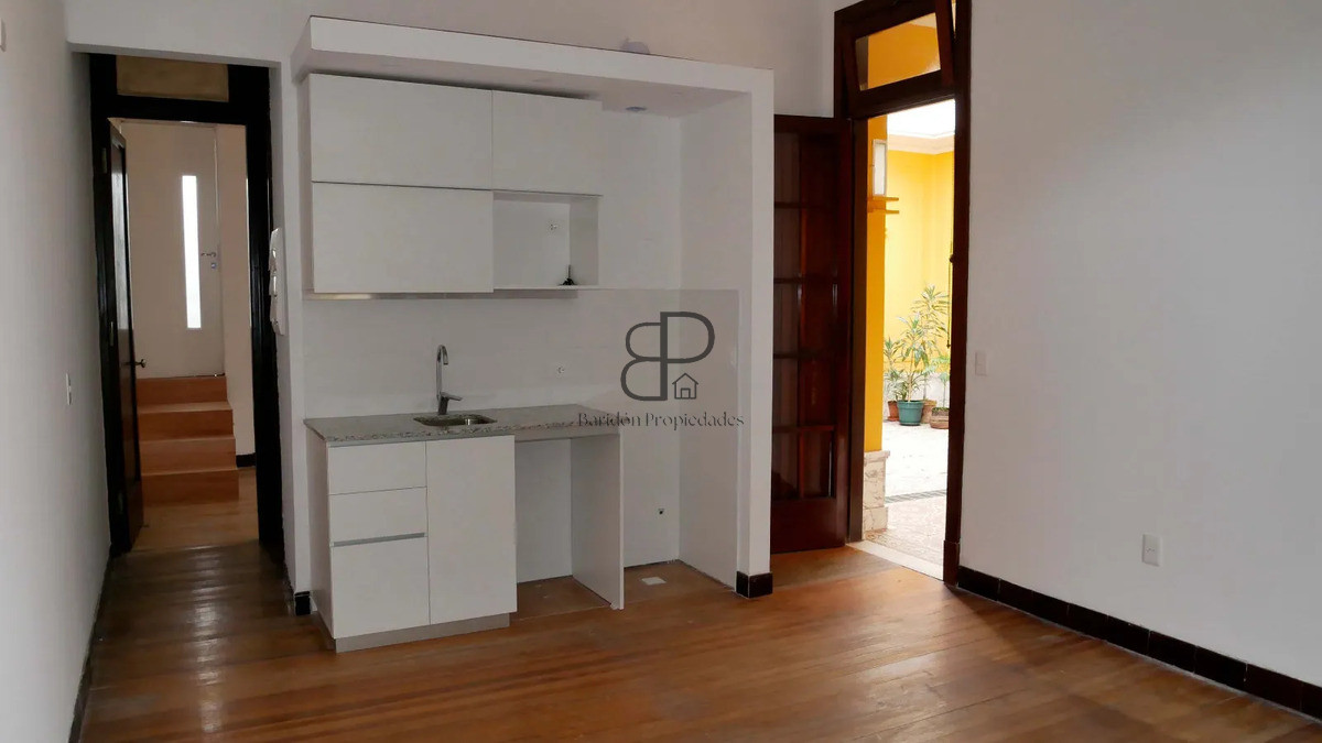Casa ID.7135 - Alquiler Casa 1 Dormitorio Pocitos con patio y azotea