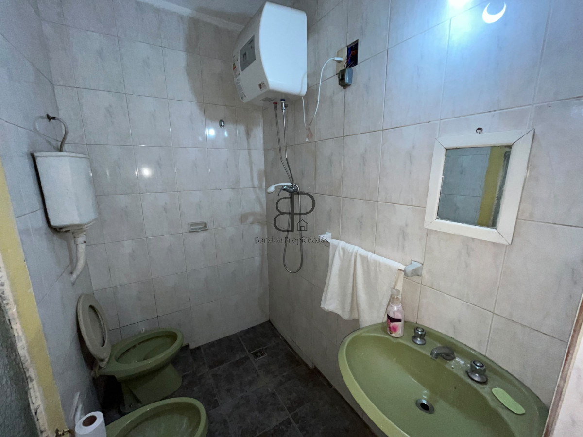 Casa ID.7051 - Venta Padron Unico 3 Plantas con 9 Dorm. y 3 Cocinas Aguada
