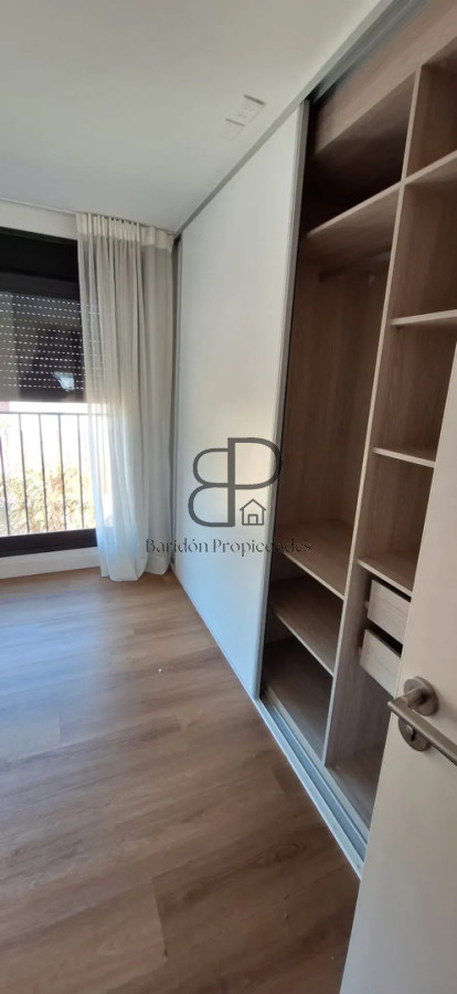 Casa ID.6906 - Alquiler o Venta Casa 2 Dormitorios Parque Miramar Cochera