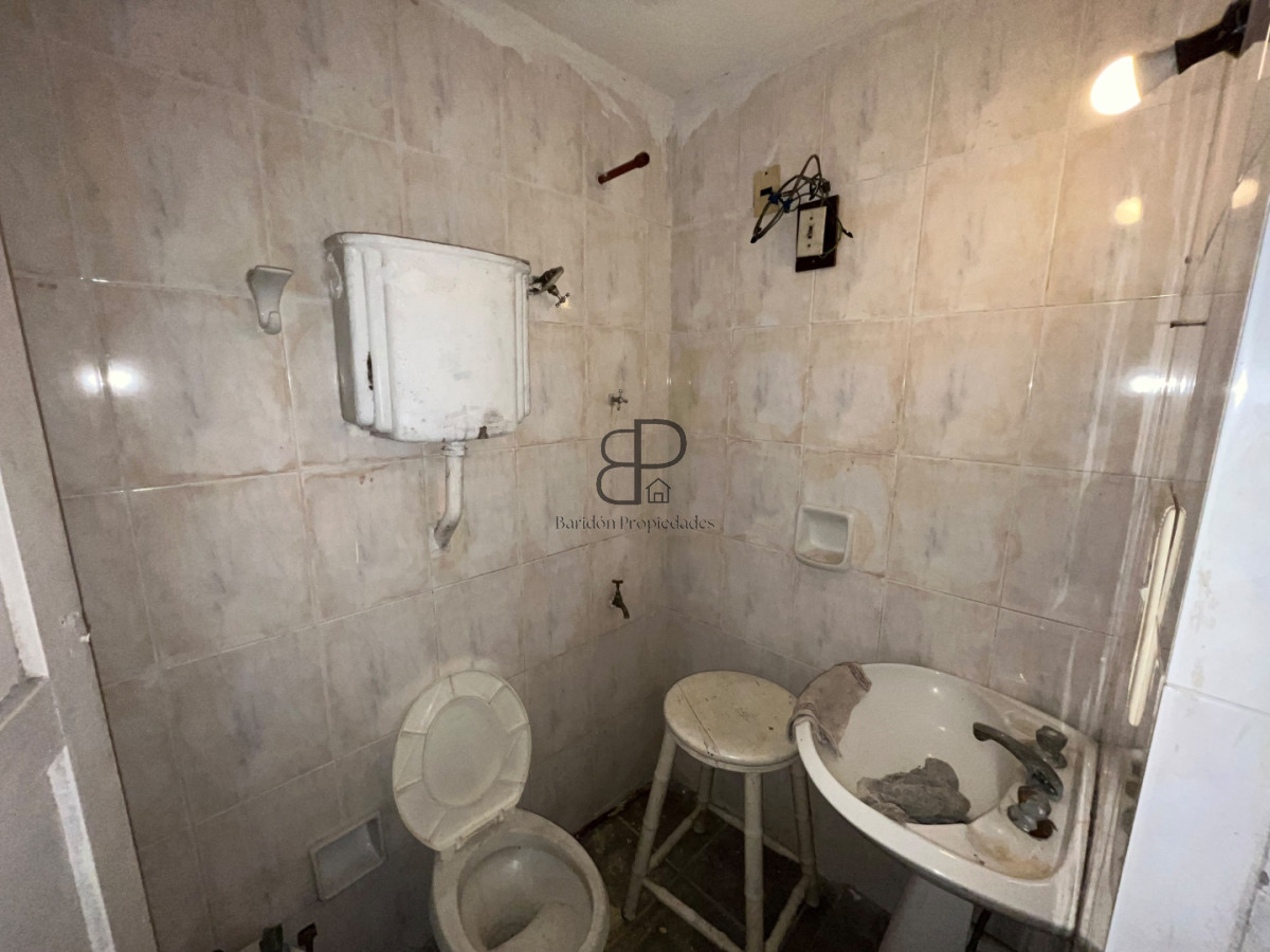 Casa ID.7051 - Venta Padron Unico 3 Plantas con 9 Dorm. y 3 Cocinas Aguada