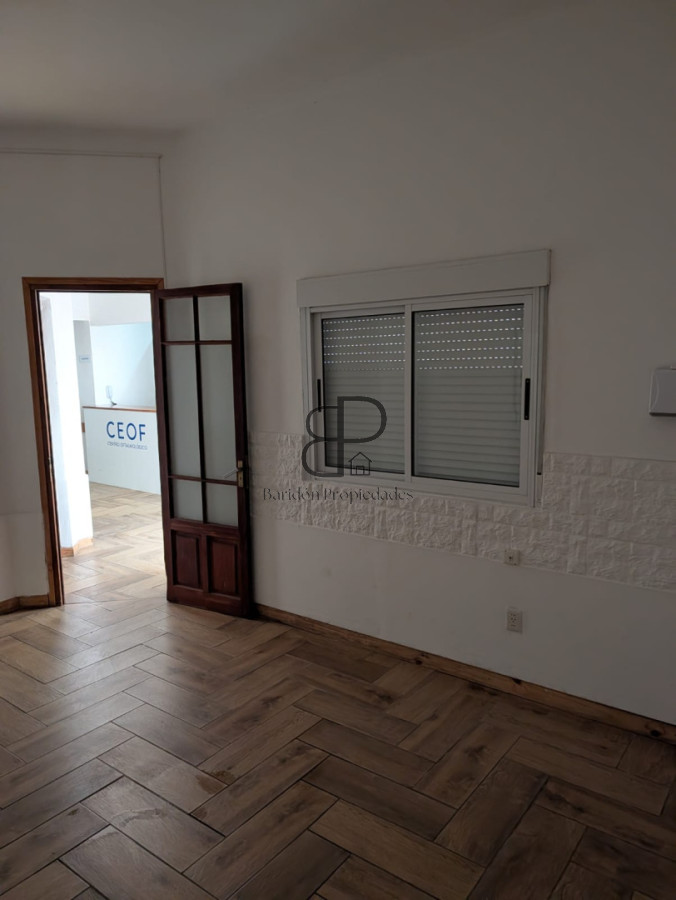Casa ID.5946 - Alquiler o Venta Casa ideal Empresa La Blanqueada 160m2