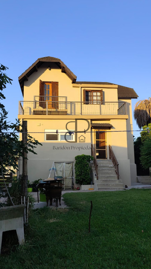 Casa ID.3174 - Venta Casa 5 Dormitorios Sayago con Barbacoa y Galpón