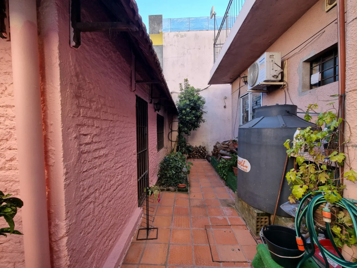 Casa ID.6893 - Venta 2 Casas independientes un Padron La Banqueada Inversion