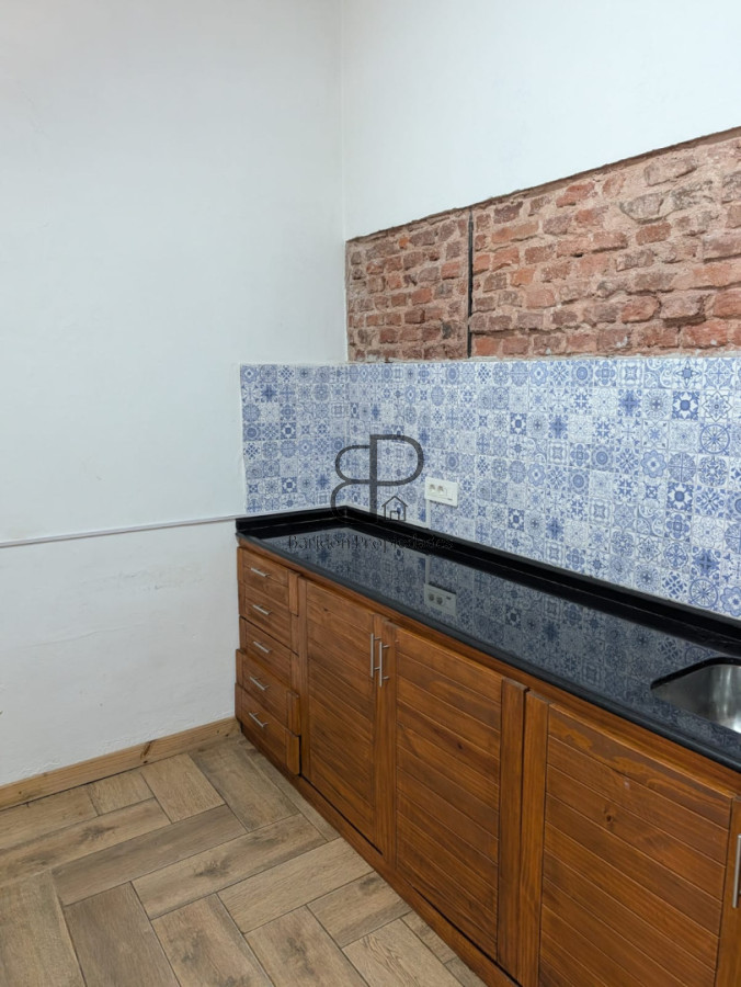 Casa ID.5946 - Alquiler o Venta Casa ideal Empresa La Blanqueada 160m2