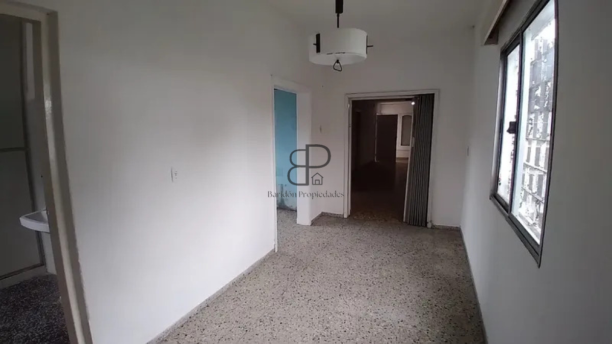 Casa ID.6820 - Alquiler Casa 3 Dormitorios Sayago patio y estacionamiento