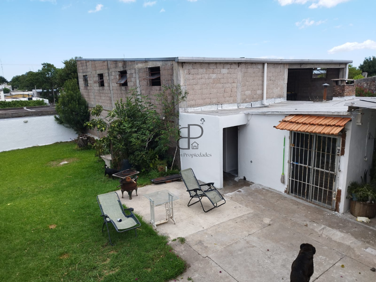 Casa ID.3174 - Venta Casa 5 Dormitorios Sayago con Barbacoa y Galpón