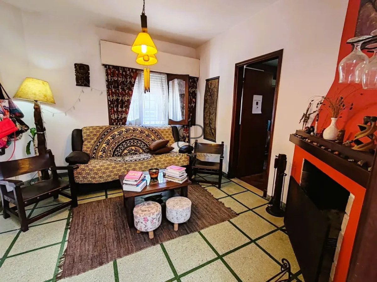 Casa ID.7005 - Venta Casa 2 Dormitorios Reducto con terraza con parrillero 