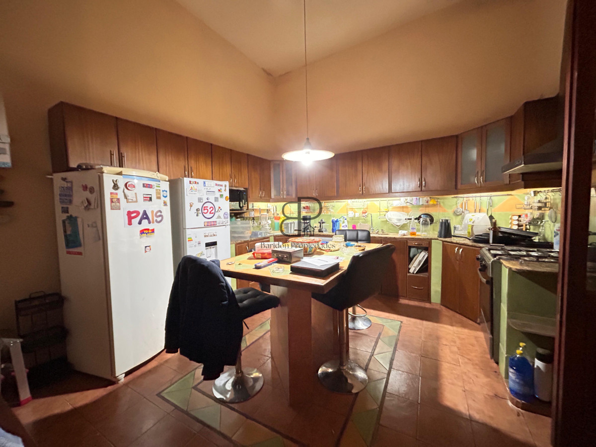 Casa ID.4939 - Venta Casa 4 Dormitorios Cordón con Barbacoa y Azotea
