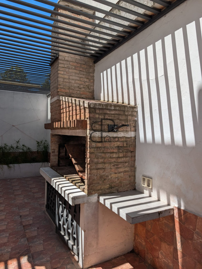 Casa ID.5946 - Alquiler o Venta Casa ideal Empresa La Blanqueada 160m2