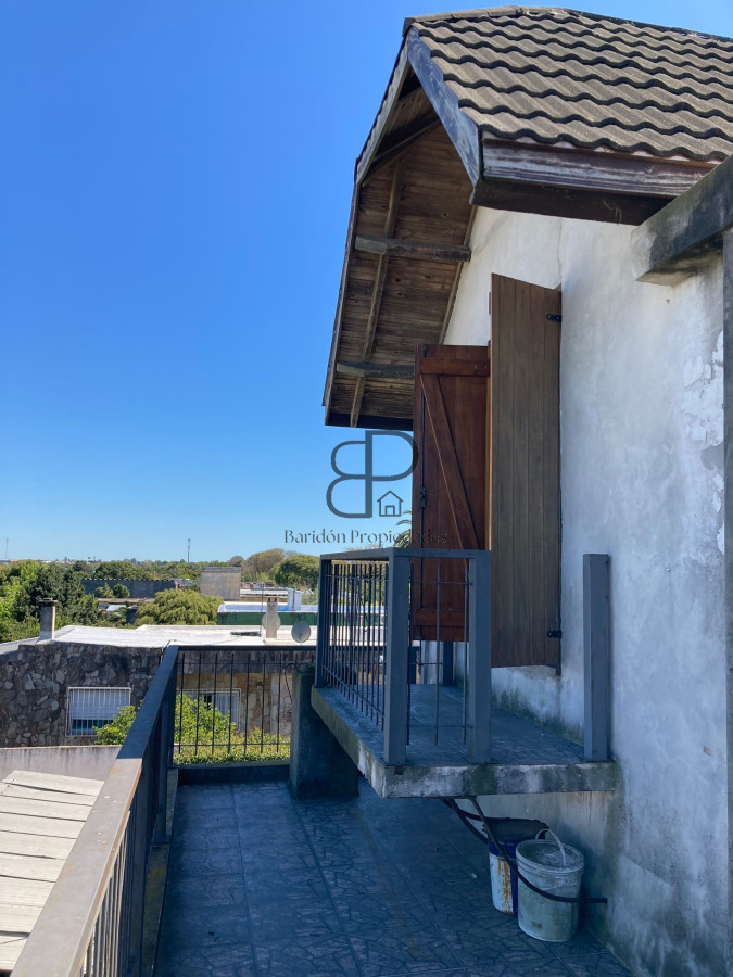 Casa ID.3174 - Venta Casa 5 Dormitorios Sayago con Barbacoa y Galpón