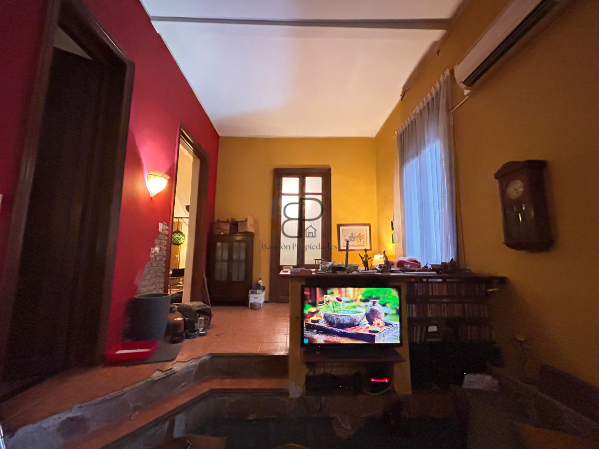 Casa ID.4939 - Venta Casa 4 Dormitorios Cordón con Barbacoa y Azotea