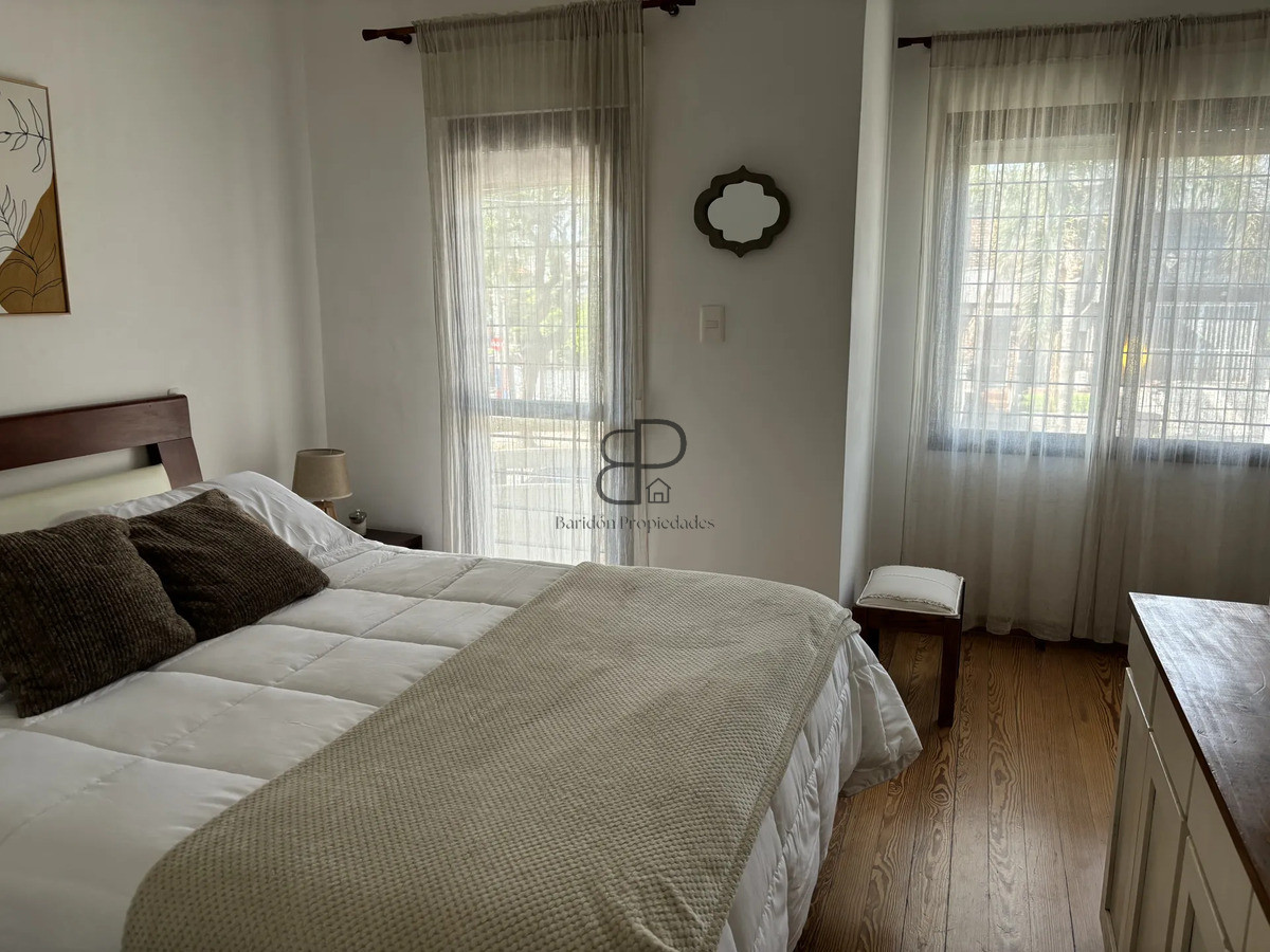 Casa ID.7087 - Alquiler Casa 1 Dormitorio Malvin con patio y cochera