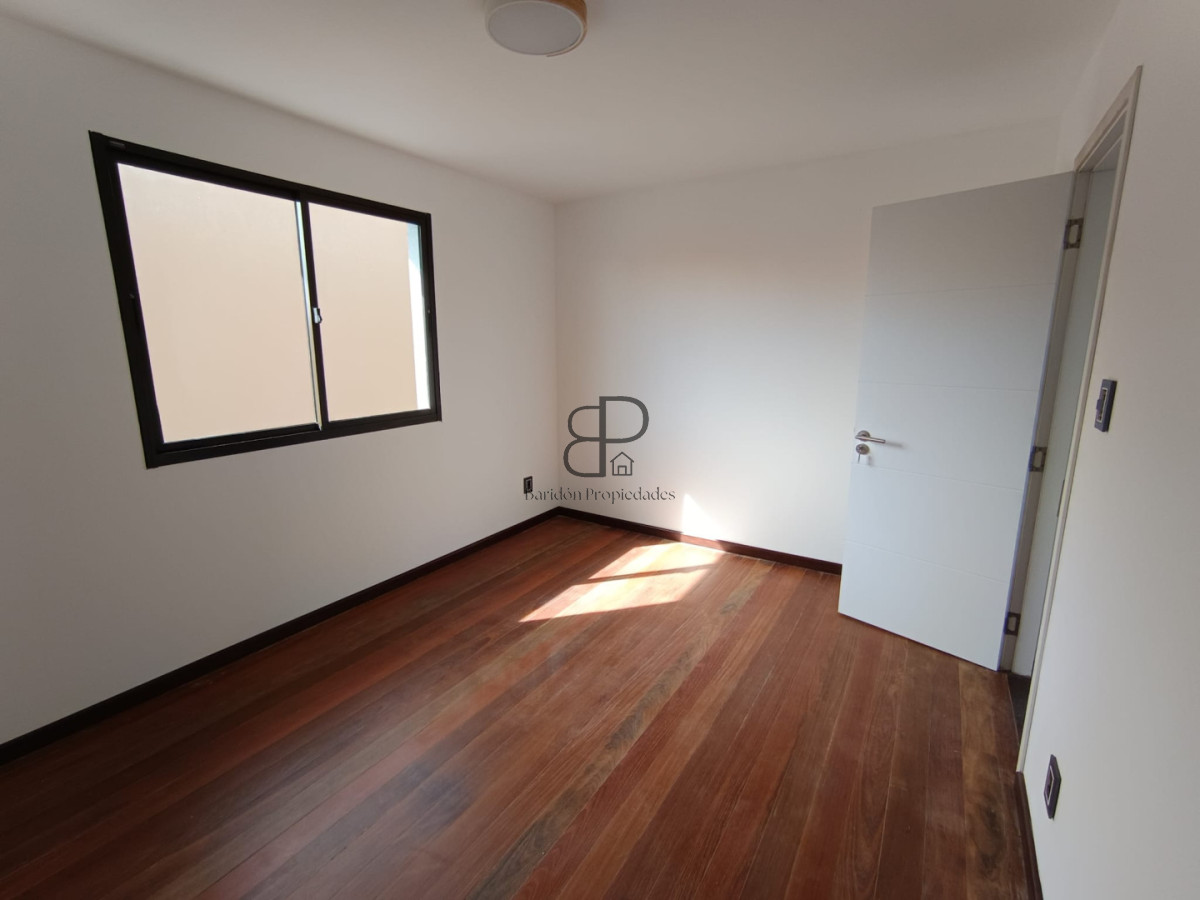 Casa ID.6884 - Venta Casa a Estrenar 5 Dormitorios Lomas de Solymar parrillero