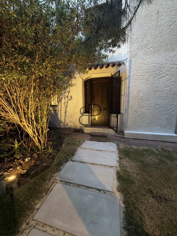 Casa ID.7144 - Alquiler Casa 3 Dormitorios Punta Gorda con patio y cochera