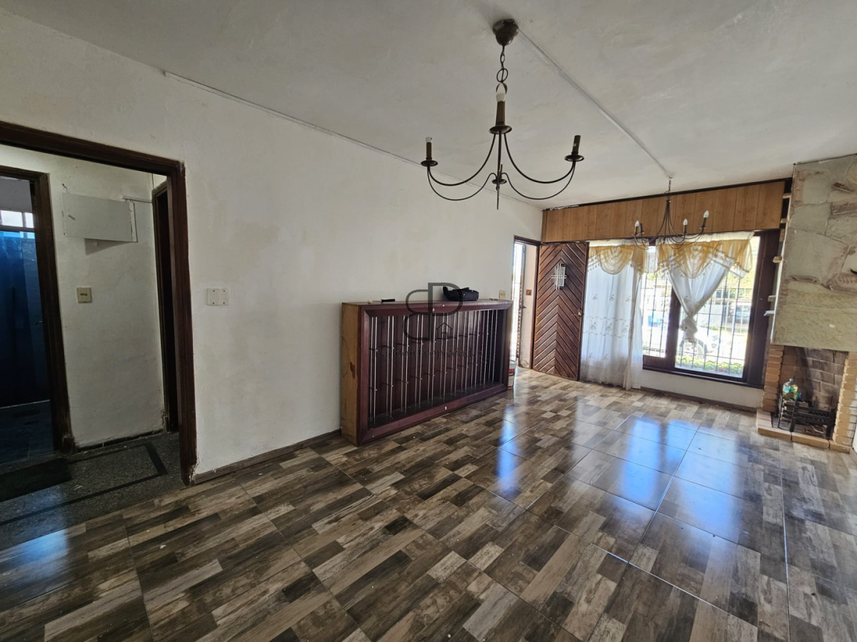 Casa ID.5931 - Venta Casa 2 Dormitorios Barbacoa Perez Castellano