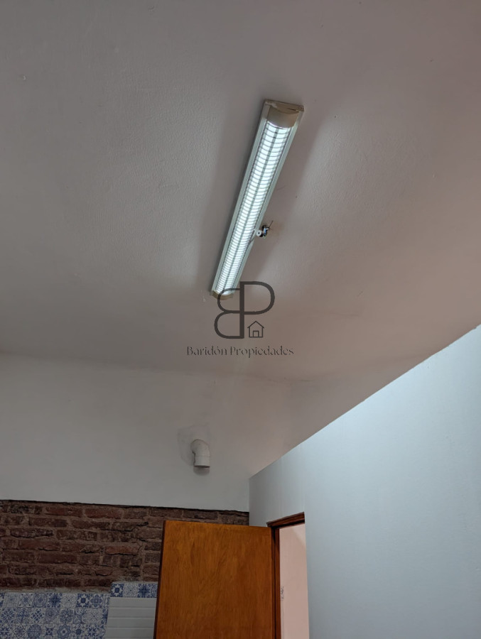 Casa ID.5946 - Alquiler o Venta Casa ideal Empresa La Blanqueada 160m2