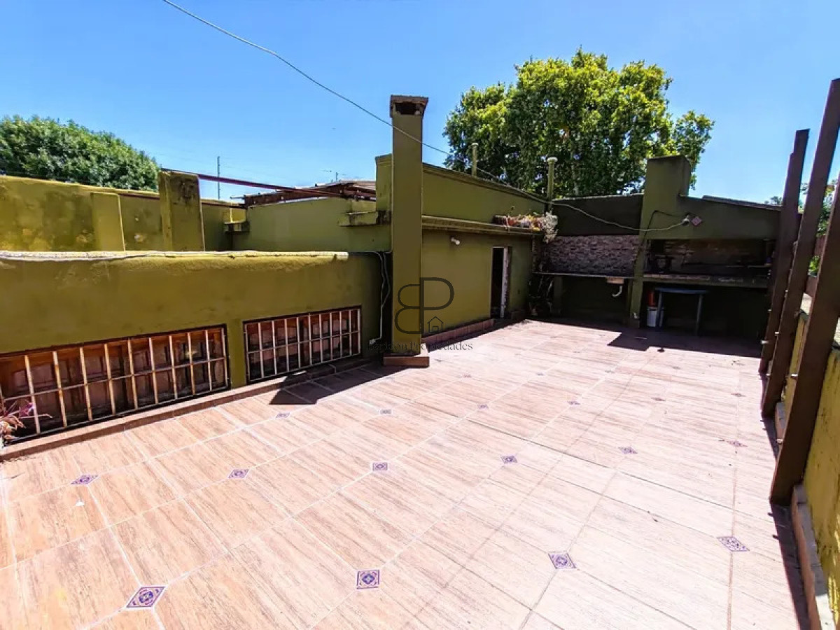 Casa ID.7005 - Venta Casa 2 Dormitorios Reducto con terraza con parrillero 