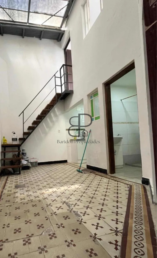 Casa ID.5232 - Venta con renta Casa 4 Dormitorios Cordon con patio y garaje